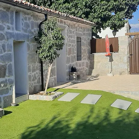 Casa Con Patio La Morera, *